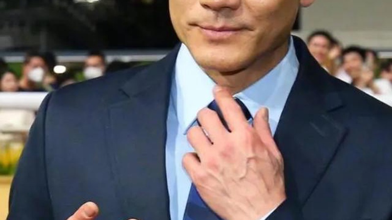 郭富城方媛机场分开行动，婚变传闻再起引网友猜测